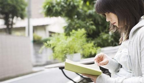 默读$默读不出声的时候,大脑中出现的声音是谁的?难道有另一个自己?