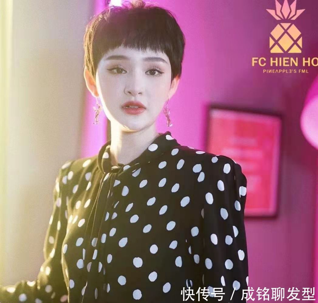 不用打理都好看的4种发型,简约时尚又减龄,衬托五官又显脸小