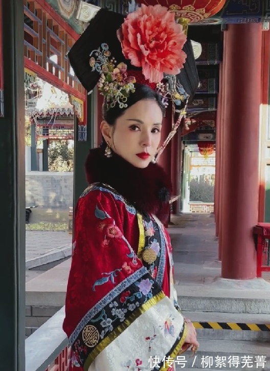 |李若彤首次挑战清宫剧,与张晓龙上演搞笑场面,普通话遭网友吐槽