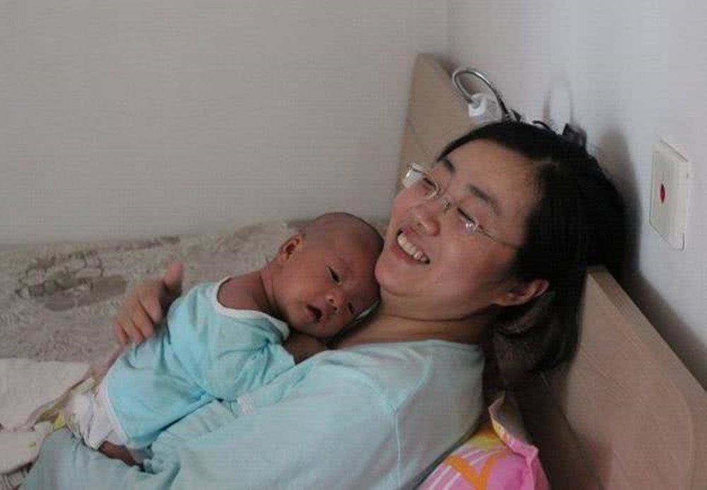 睡眠质量|新生儿没满百天,宝妈学会在3件事上“偷懒”,孩子发育好身体棒