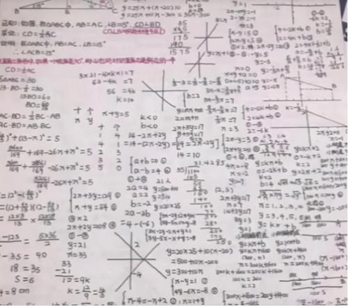 “学霸草稿纸”火了，这么工整难怪成绩优秀，老师认可家长担心