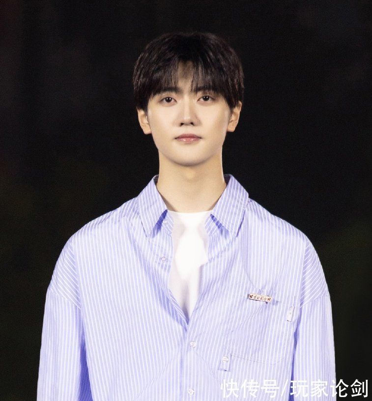 明星 蔡徐坤缺席《奔跑吧》录制,看到“替补”的明星,这阵容太强大