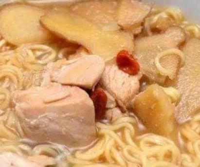 黑胡椒牛排|网友盘点最让人“倒胃口”的四种康师傅泡面,直呼:简直是“黑暗料理”