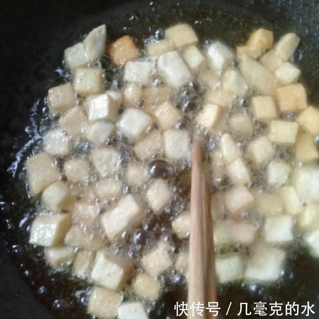 搭配着|豆腐菌菇汤,蔬菜搭配着一道汤菜,非常的美味