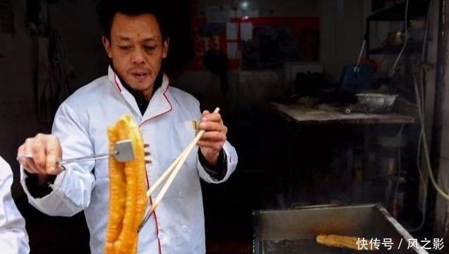 秦桧夫妇|马未都:为什么油条二根放一起炸?