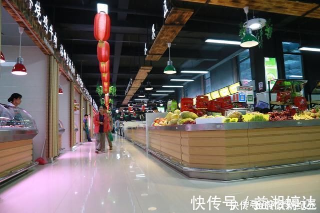 回家吃饭|当菜市场贴上瓷砖后,变干净了,但租金涨了,生活气息也没了!