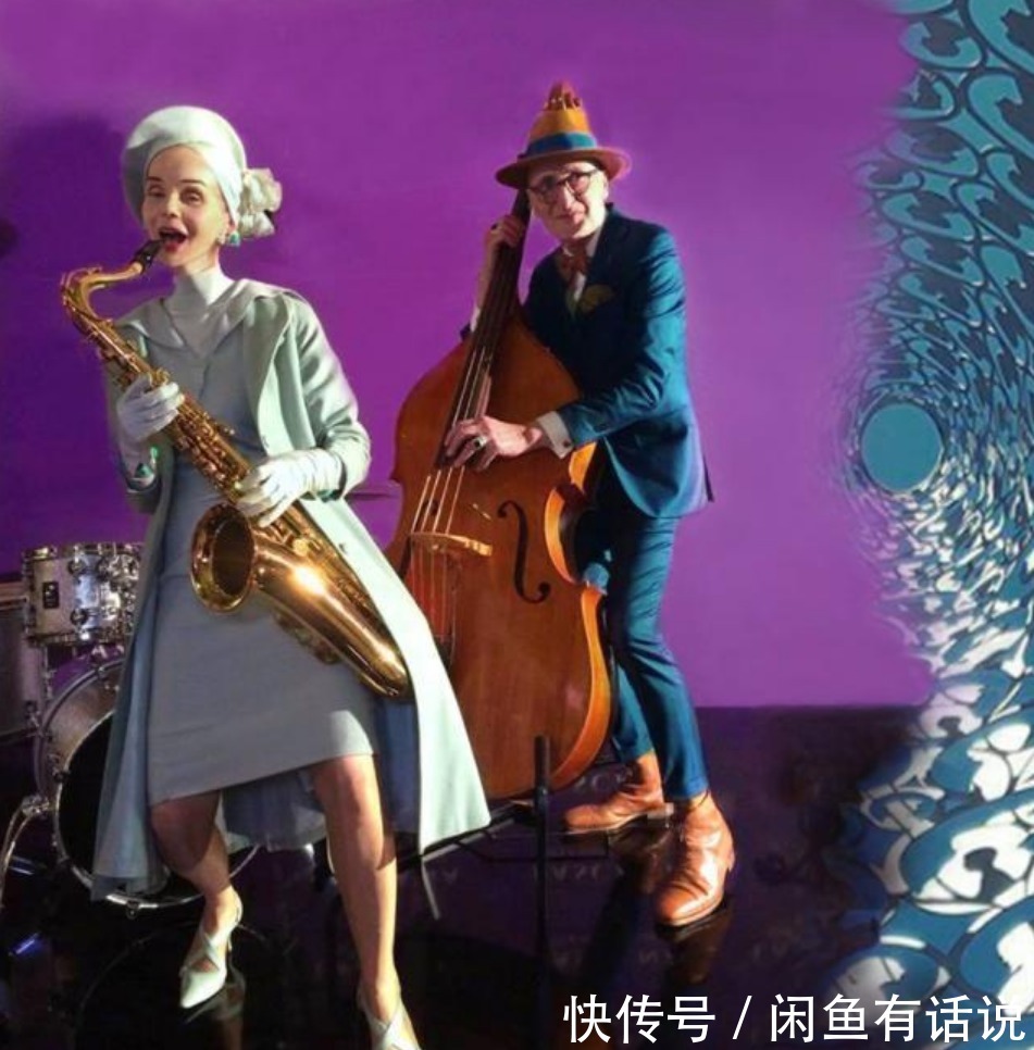 穿搭|谁说老了就得穿老年装,看看这对80多岁老夫妻,比小年轻洋气多了