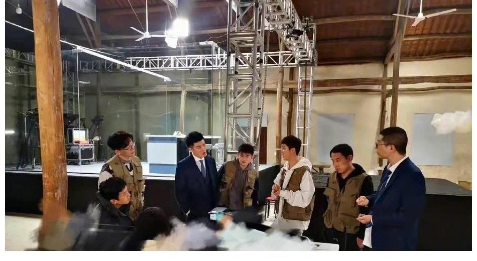 徐志胜录制“五哈”，“真假”鹿晗首次见面，李诞和陈赫再聚首