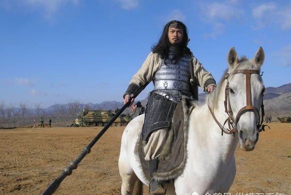 刘备称帝|马超归顺刘备最晚,蜀汉建立后,他为何排在武将第一位?