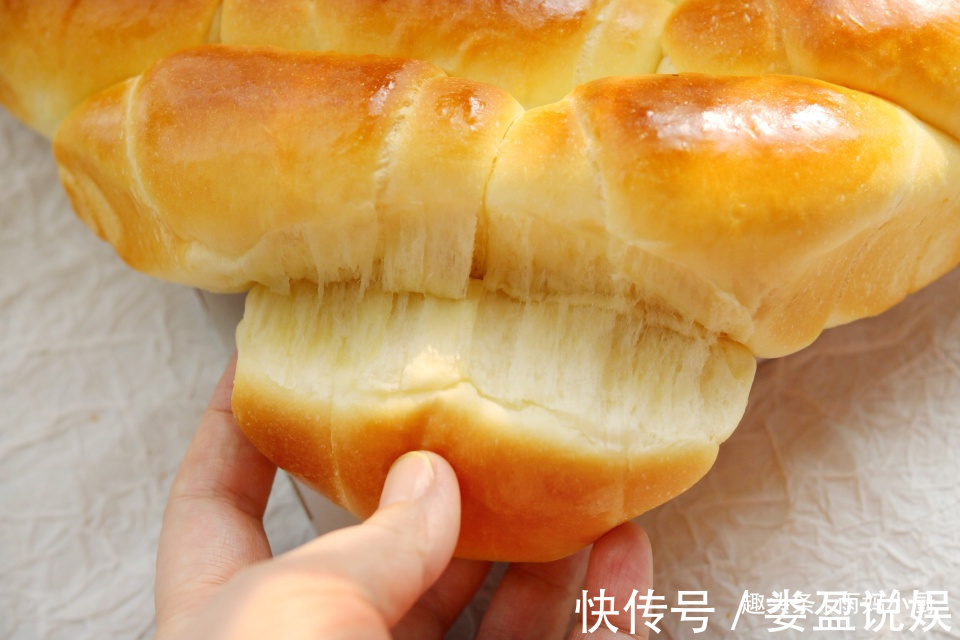 奶香美味的牛角面包,无需手套膜简单容易做,比包子馒头还省事