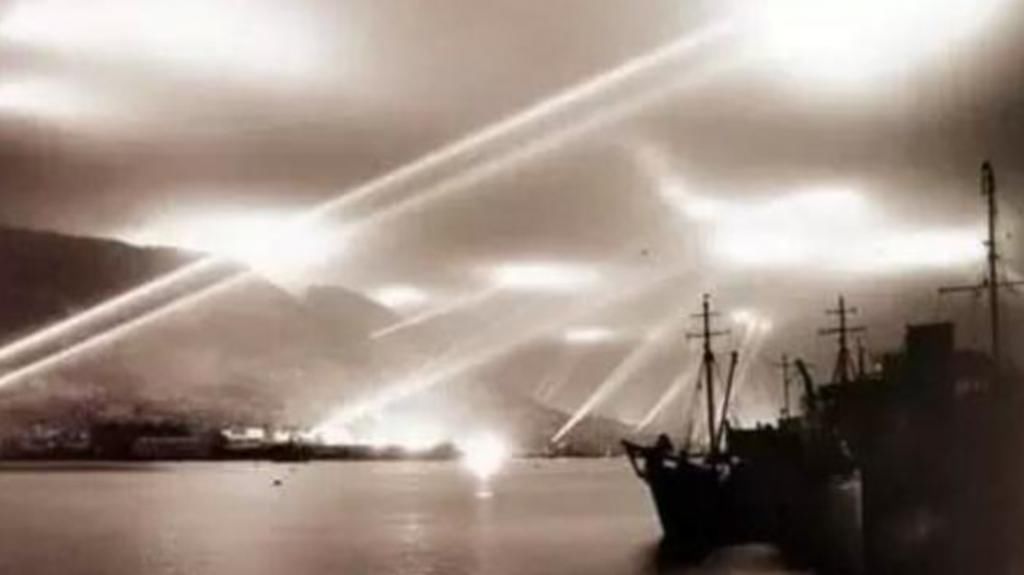 炮楼|抗日剧里的炮楼都装有探照灯，旧中国那么落后，日本人从哪接电呢