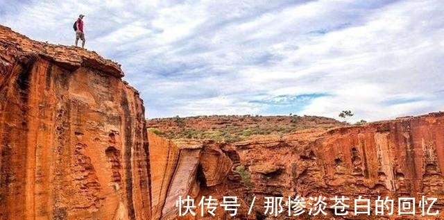 沙漠|这块9公里大的石头：上面除了神秘图案，还长条200米长的尾巴