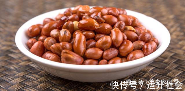 半个月|做油炸花生米，中间多加这两步，咸香酥脆，放上半个月都不会返潮