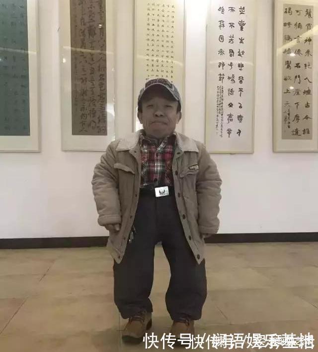土行孙#身高1米,苦练书法40年改变命运,网友:所有书法家见了都要低头