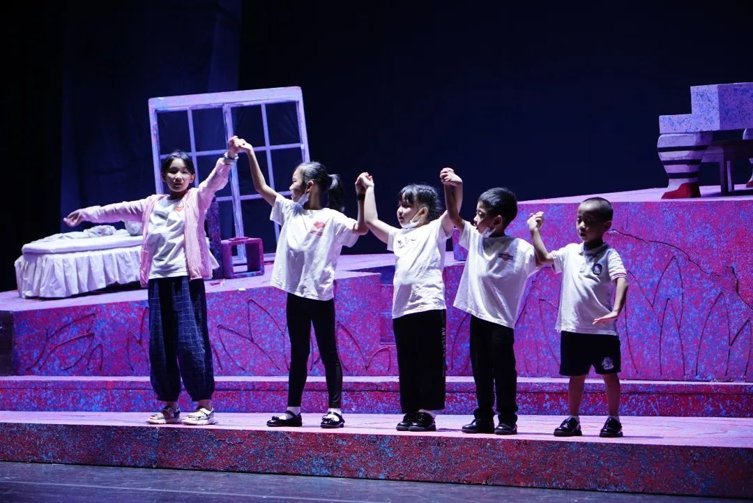 话剧|蓝媒小记者探班著名导演赖声川首部亲子剧《蓝马》