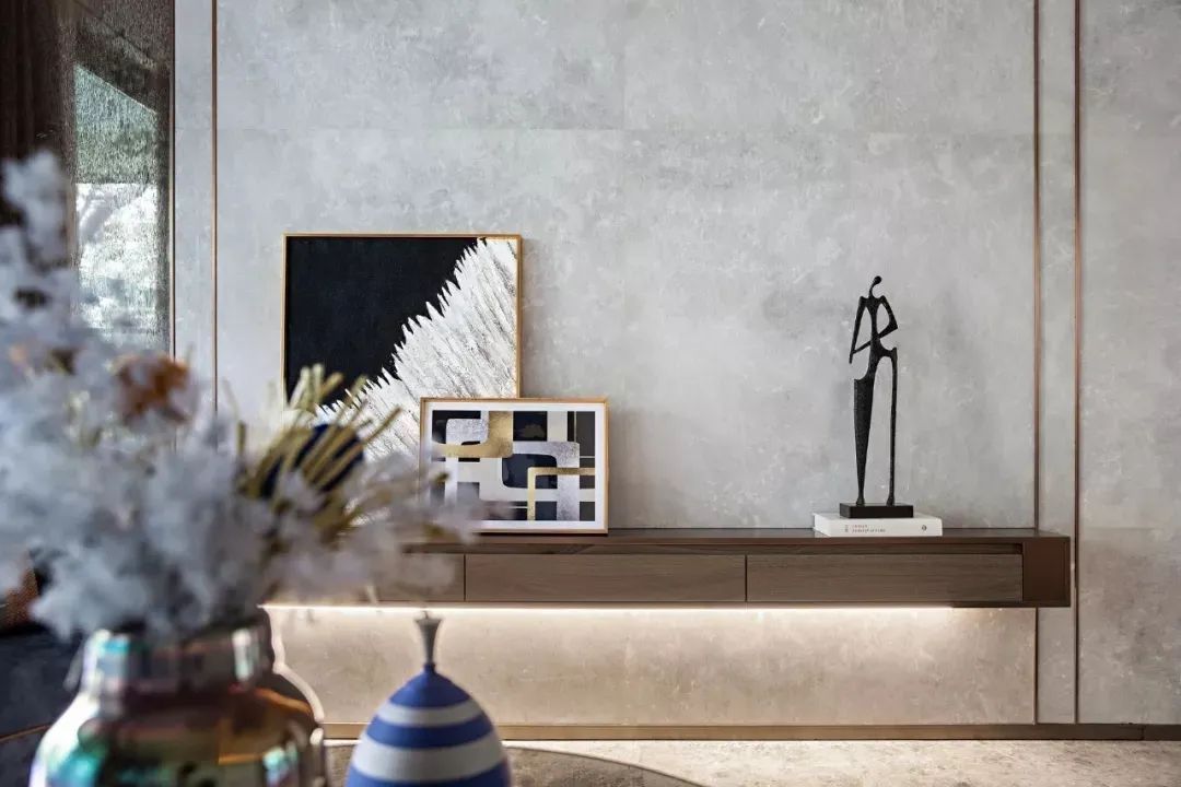 空间|115㎡现代轻奢,配色稳重优雅,材质华丽高级,风格很独特