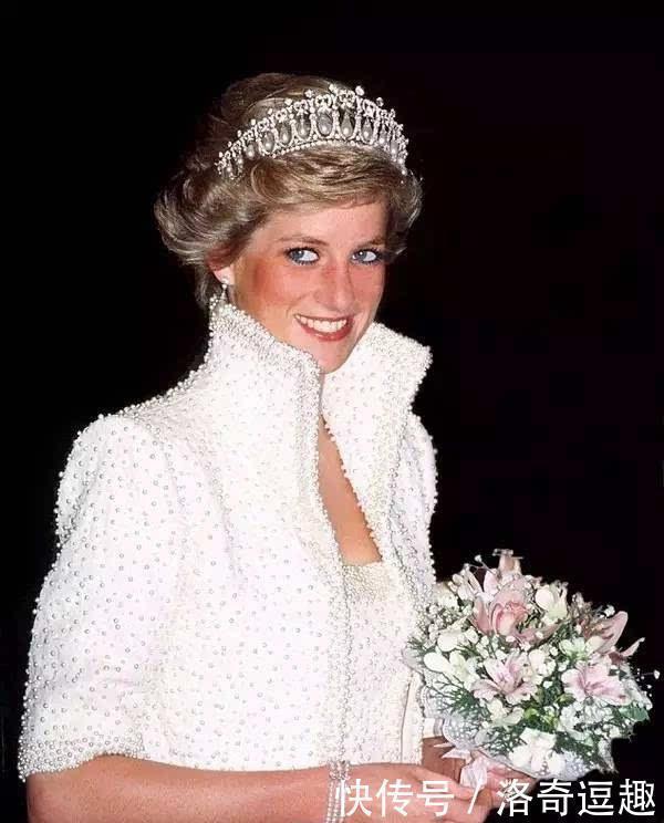 戴安娜离婚珠宝归己有，唯有一件女王坚持要回，20年后凯特才戴上