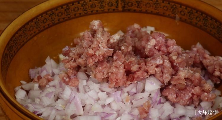 洋葱最好吃做法,花2年研究,一次做4个,比吃肉还解馋