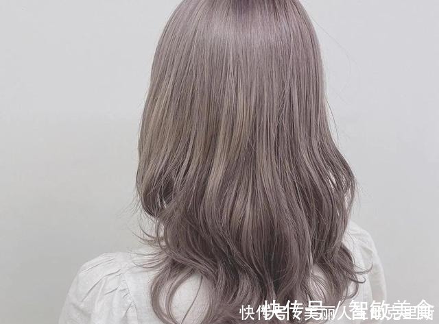 发质|是时候染发了!过年适合染这几款发色,显白又气质