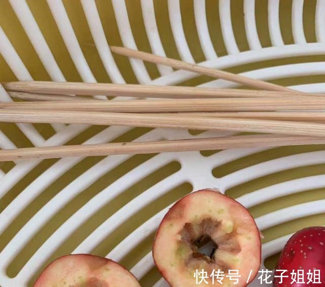 自制|秋冬孩子要多吃山楂,教你在家自制糖葫芦,嘎嘣脆不粘牙!