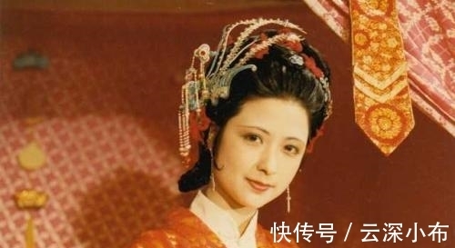 贾府#尤二姐至死不知,她曾在贾母面前犯下大错,失去被贾府接纳的资格