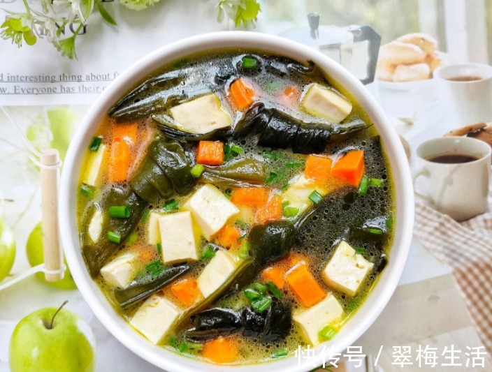 胡萝卜|夏天多喝汤水，喝起来非常的鲜，简单易做，清爽可口