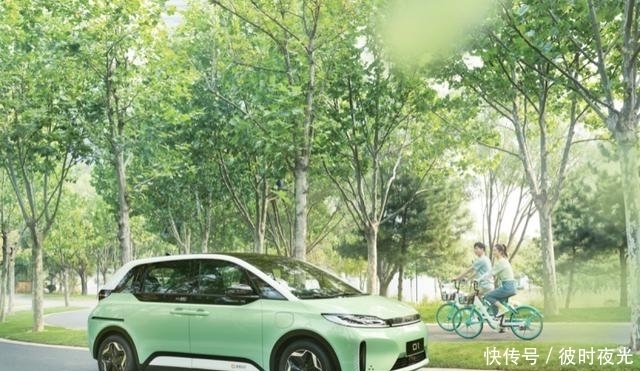 D1|滴滴发布D1网约车,软件+硬件共同完善出行模式