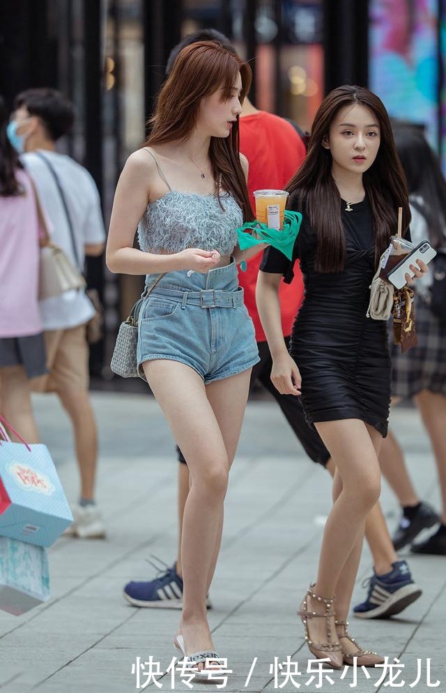 精致|大量的流苏设计，显得特别洋气，凸显了美女精致的锁骨线条