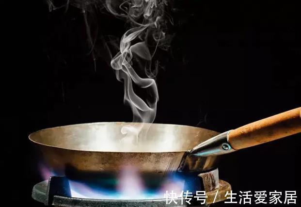 一日三餐|炒菜时这4个习惯会危害健康,让有毒物质翻倍!快告诉你的家人们
