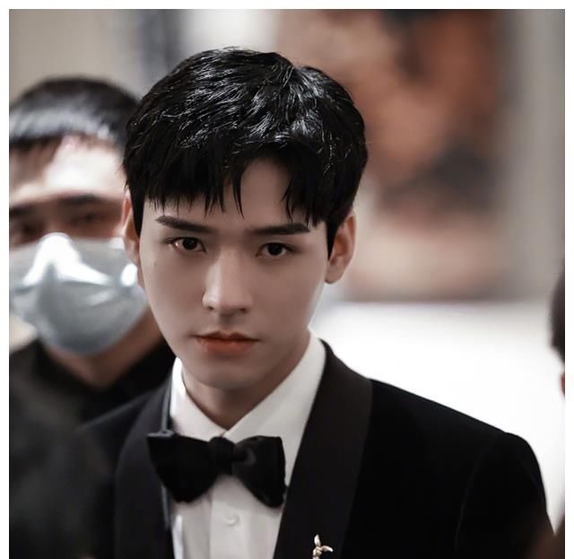 下一期《奔跑吧》阵容强大，baby新对手空降，对她的称呼引热议