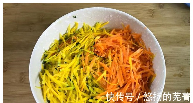 夏天|夏天这瓜正当季,1块钱1斤做成早餐饼,不用发酵不揉面,营养好!