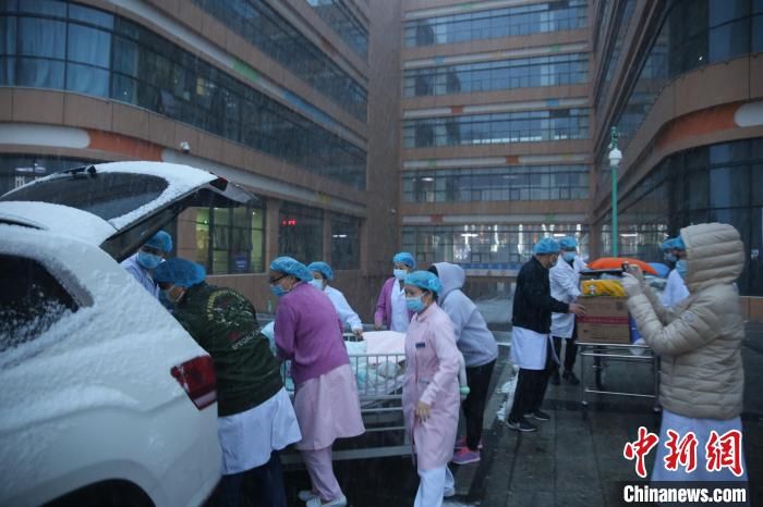 一日三餐|内蒙古妇幼保健院解封 700余人有序离院