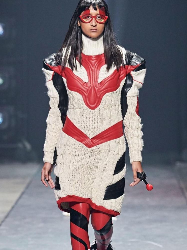 他把小时候偷看到的东西变成了今天的时尚