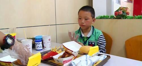 告诫|医生告诫家长再没时间,4种早饭也别让孩子碰,积食不发育