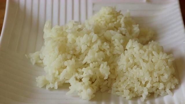 做法|这才是米饭最好吃的做法,只因加了它,闻着味道都让人流口水了
