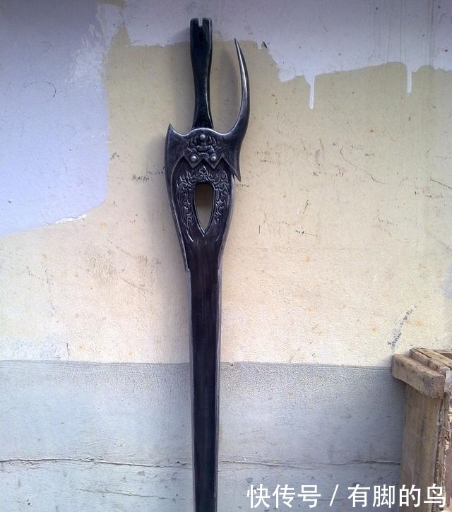 《倚天屠龙记》为何所有人都只觊觎屠龙刀而不抢倚天剑?