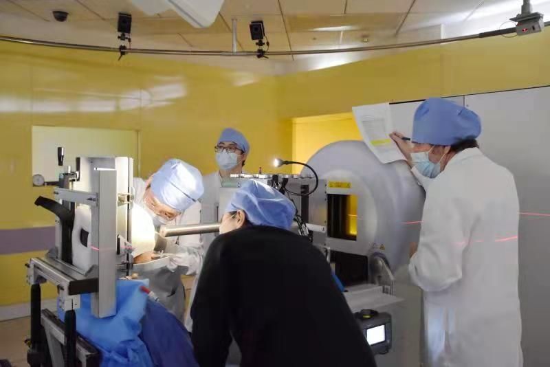 上海|单台放疗设备年治疗量突破千例！上海质子重离子医院发布“成绩单”