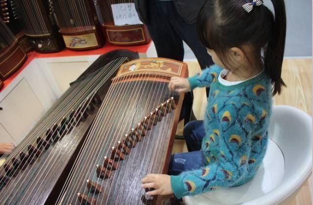 经验之谈|【中筝】我是如何让女儿用心、认真、独立学古筝的，一位成功琴妈的经验之谈 ！