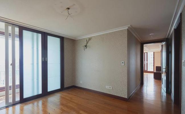 儿子|为儿子结婚,老两口重装114㎡,在配色上下功夫,前后像换了套房