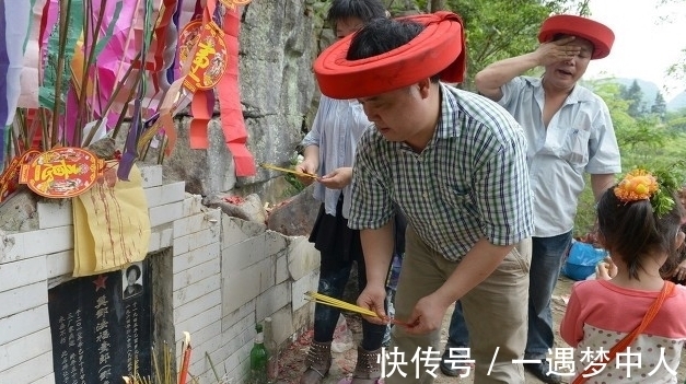 祖辈&古语:“人过五代另起坟,房过三代必走人”,啥意思?有道理吗?