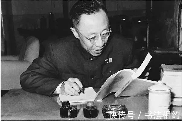 英文$难得一见!你见过清废帝的英文手稿?很有质感,洒脱而且富有个性