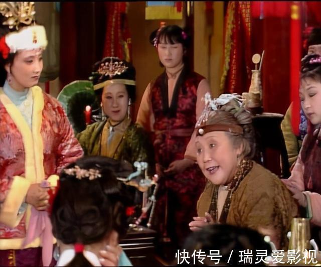 贾家#《红楼梦》贾家的没落:贾母吃饭,锅里再也舀不出一碗红稻米饭