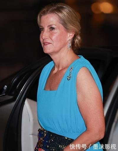 吊坠 英王室妯娌再度同台比美!卡米拉华贵、高雅,索菲优雅、迷人