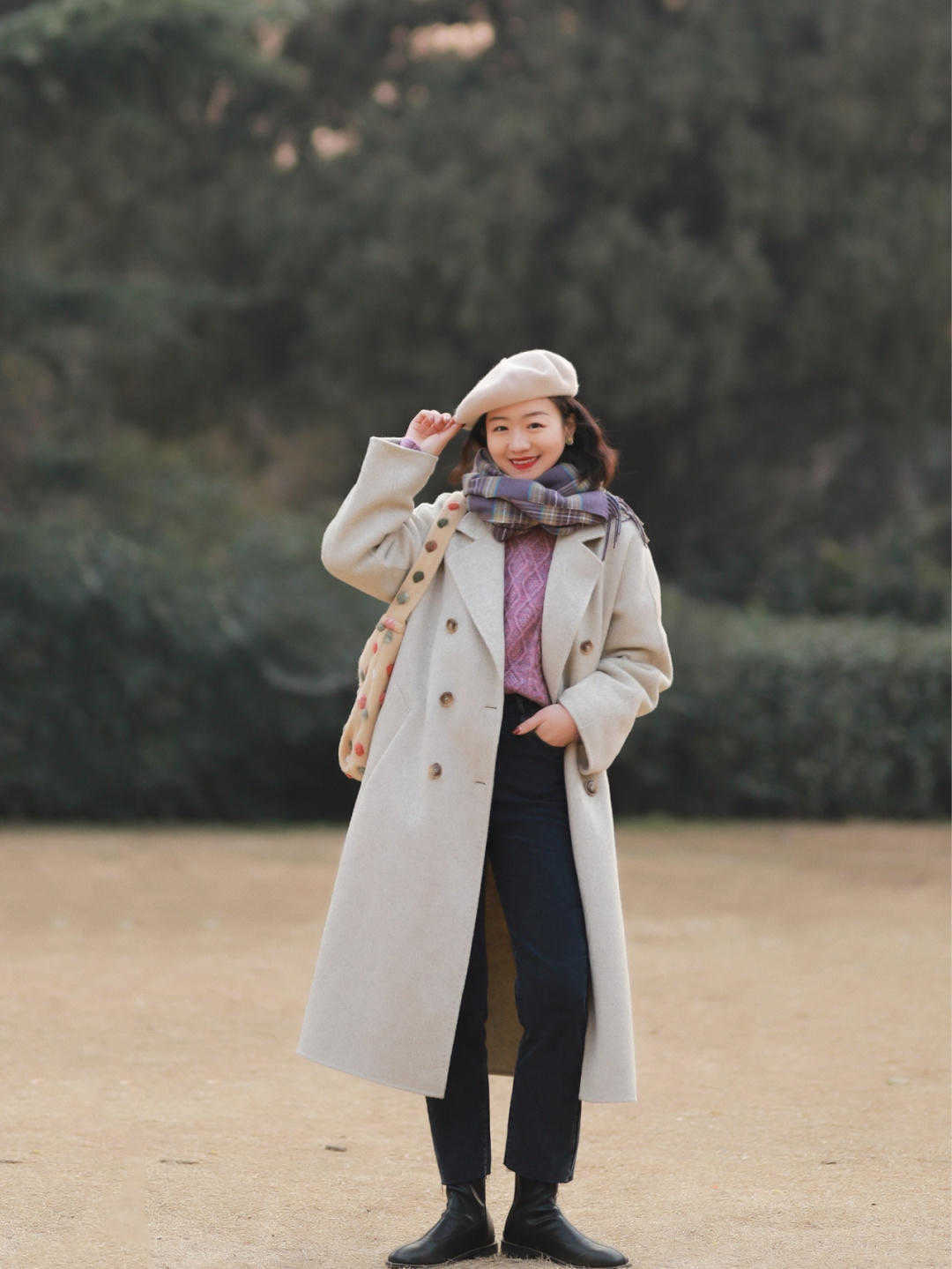 大衣 中年女性别乱穿衣,用大衣搭配这几件下装,精致显瘦又减龄