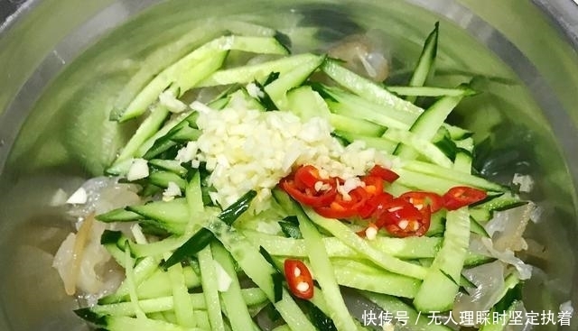 立夏后,這涼拌菜可以多吃,可以解體內(nèi)毒素還清熱,順利度過夏天