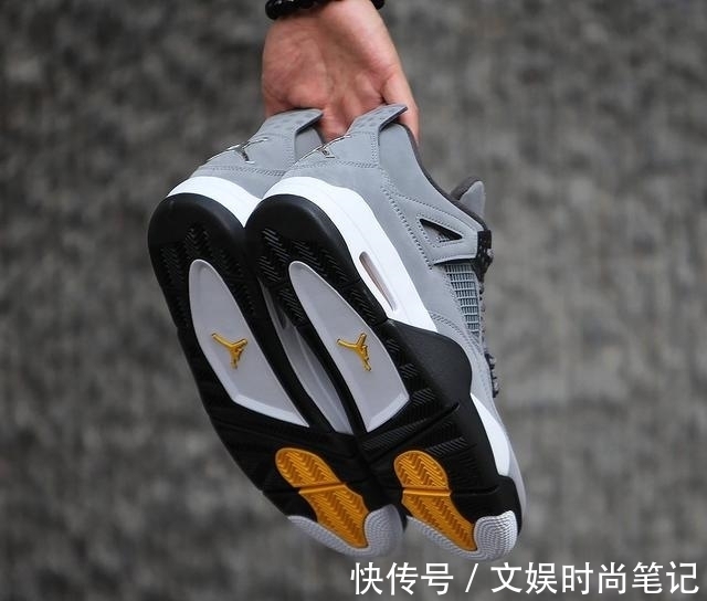 鞋款 乔丹亲穿酷灰 AJ 4 货量不小!Converse再出半透明鞋底引发热潮