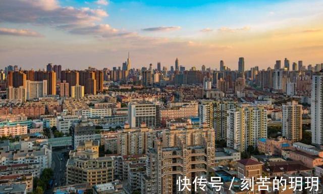 贫民窟|市中心“老破小”怎么处理城市贫民窟还是将来的优质房产