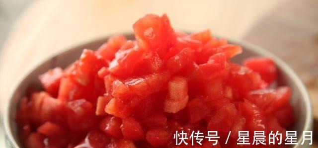番茄粒|1个西红柿,1个鸡蛋,教你做开胃早餐饼,软糯鲜香有营养!