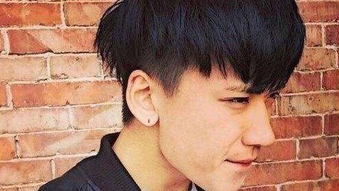 《变形计》最美乡村女孩:一到假期哥哥就接走她,被宠成了白富美