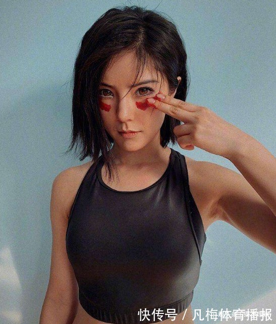 阿丽塔|女子穿“塑料袋”参加漫展,明明一丝不露,却让人害羞